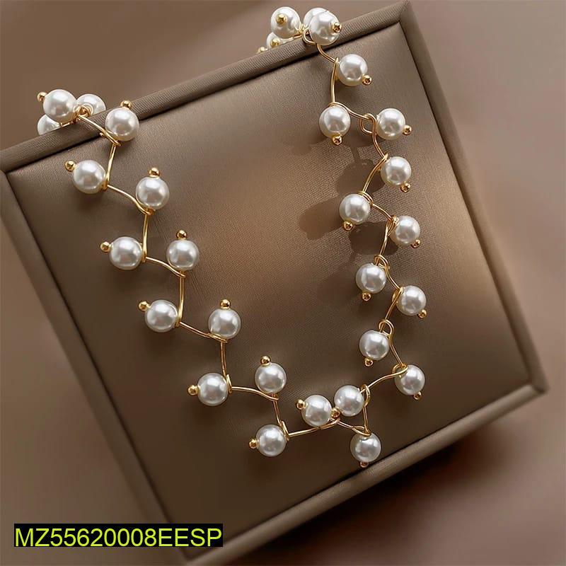 White Pearls Choker for Girls Pearl Gold-plated Plated Alloy Necklace